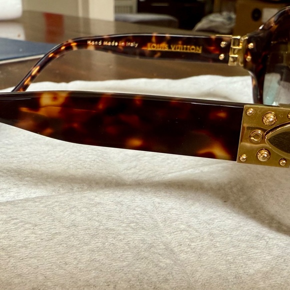 LOUIS VUITTON Sunglasses for Women - Picture 4 of 7